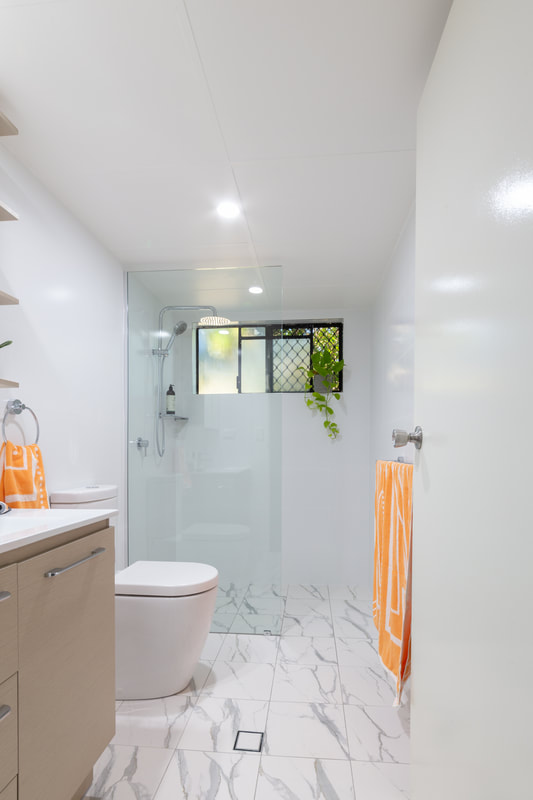 Small bathroom design with walk in shower in Ballina NSW 2477. Renovation by Northern Rivers Bathroom Renovations.
